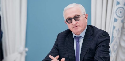 Шохин заявил, что компромисс с Минфином по налогу на сверхдоходы еще не найден